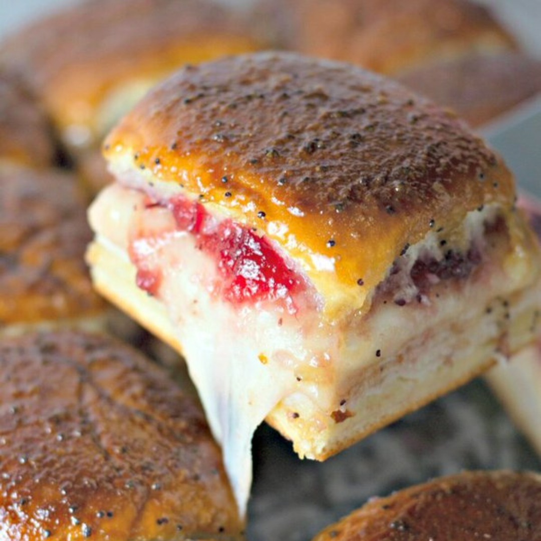 Savor The Deliciousness Of Turkey Cranberry Sliders