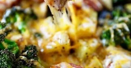 One pan dinner sausage potatoes and broccoli