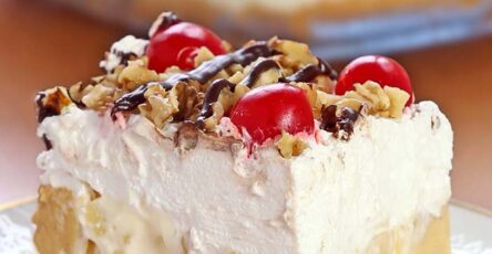 No bake banana split dessert 😍