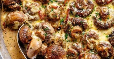 Creamy garlic mushrooms & bacon don’t lose this recipe