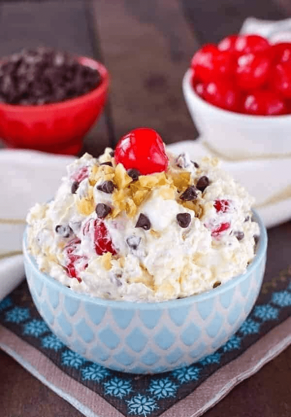 Banana split fluff salad – don’t miss this recipe