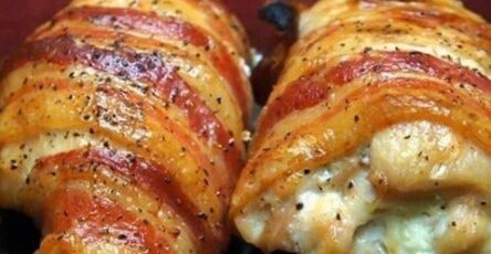 Bacon wrapped cream cheese stuffed chicken breast 😍