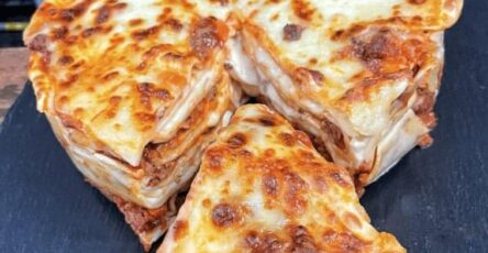 Lasagna With Garlic Bread – A Recipe You Don’t Wanna Miss