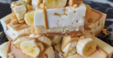 Get Ready To Devour These Irresistible Banana Pudding Cheesecake Squares!