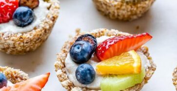 These raw mini fruit tarts are sure to become a favorite sunday brunch treat