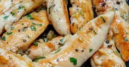 My sweetheart made this honey garlic butter chicken tenders, y’all help me make his day with compliments