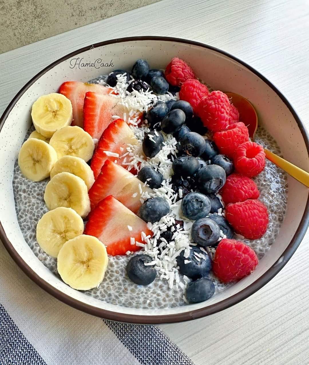 Chia Pudding Bowl For Healthy Breakfast