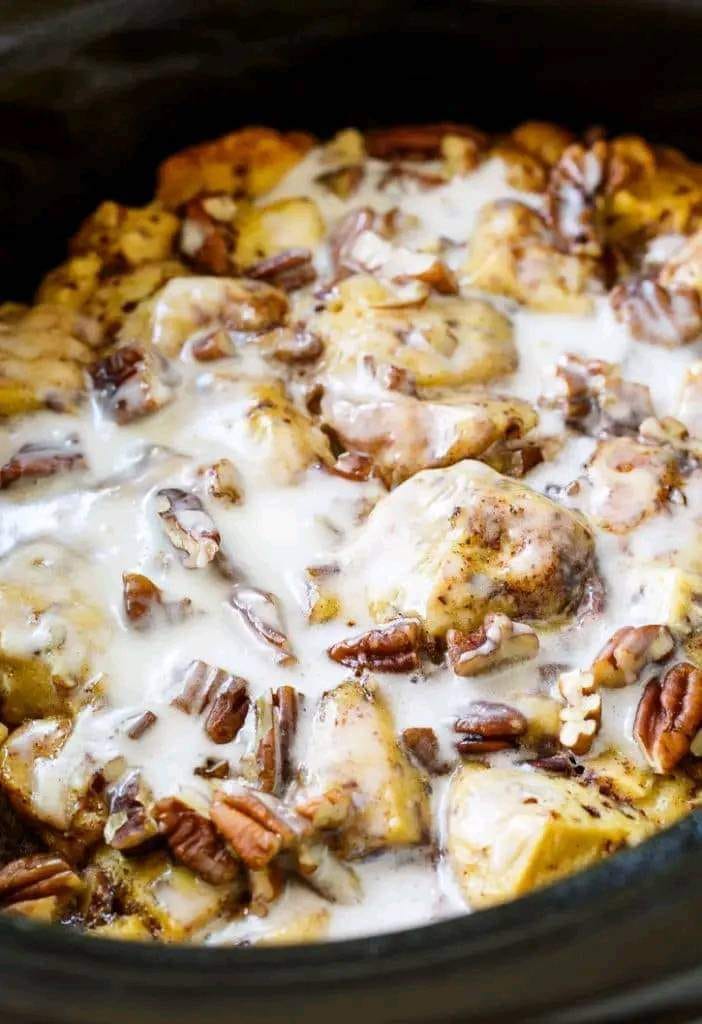 Crockpot Cinnamon Roll Casserole