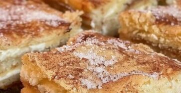 Easy Sopapilla Cheesecake Bars!