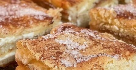 Easy Sopapilla Cheesecake Bars!