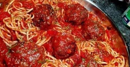 Baked Spaghetti & Meatballs