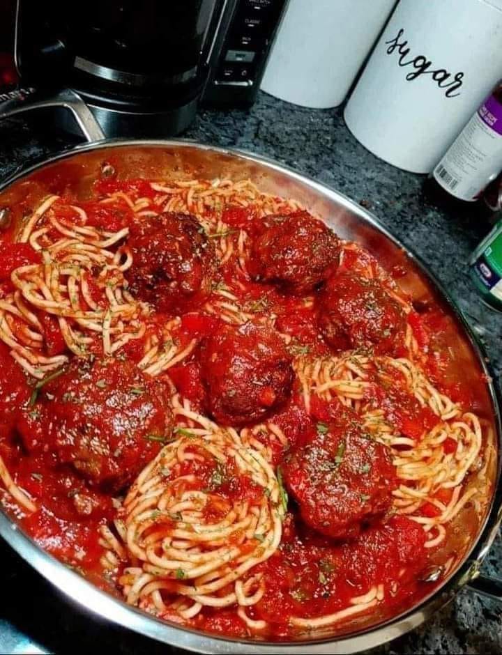 Baked Spaghetti & Meatballs