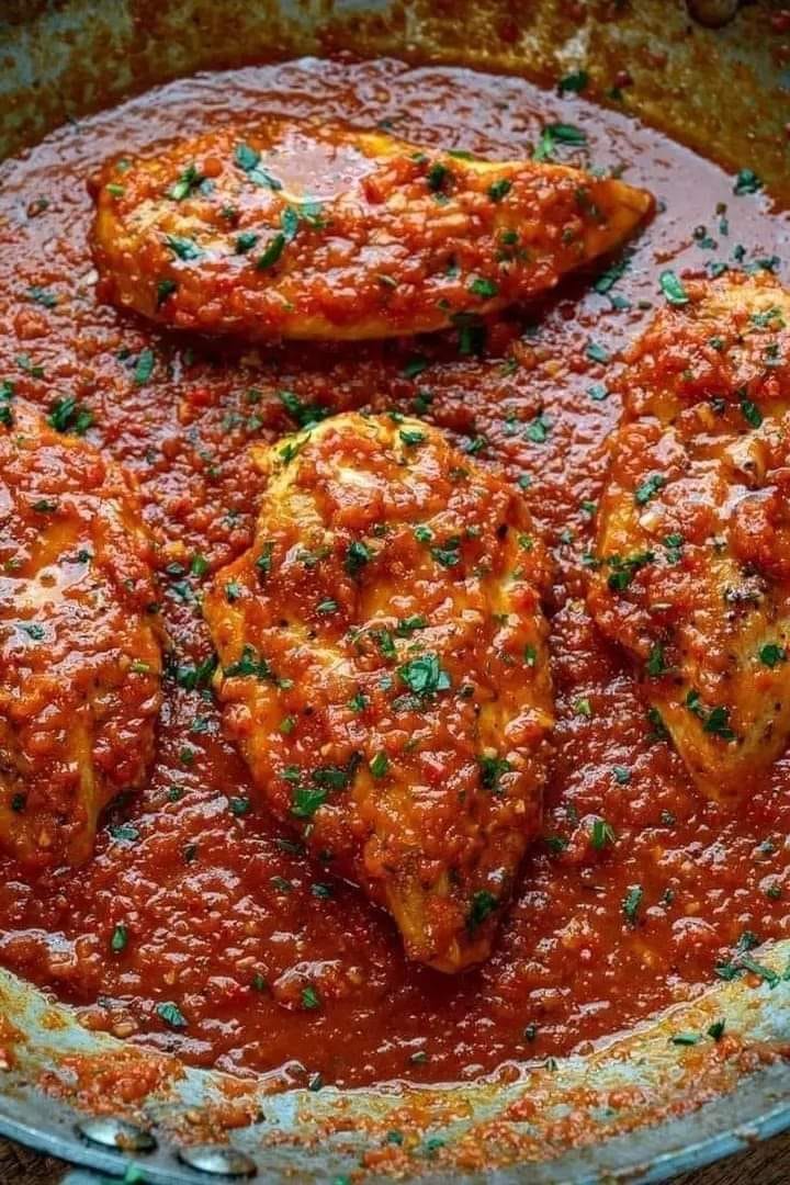 Skillet Chicken In Roasted Red Pepper Sauce