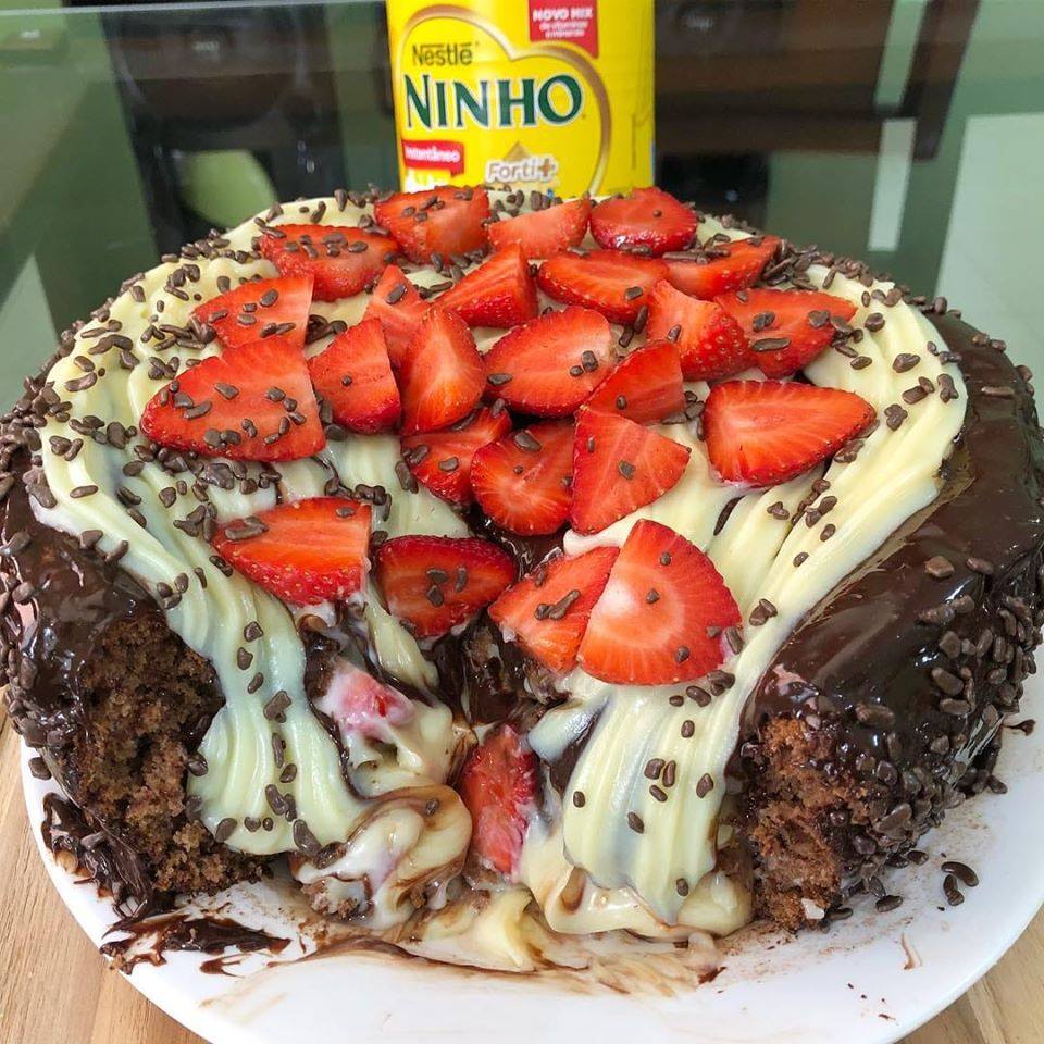Strawberry Bombom Cake