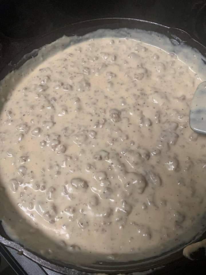 The Pioneer Woman’s Sausage Gravy
