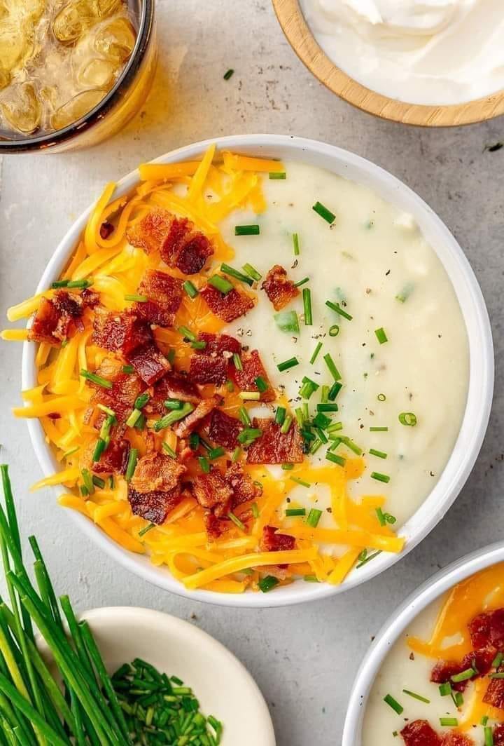 This Healthy Loaded Baked Potato Soup Recipe