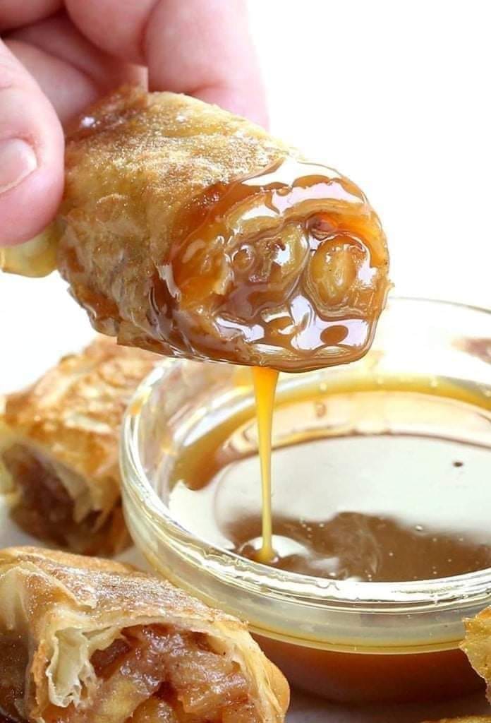 Apple pie egg rolls
