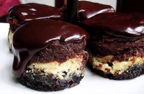 Bailey’s irish cream mini cheesecakes