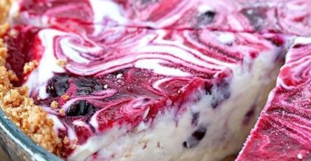 Blueberry and raspberry sause