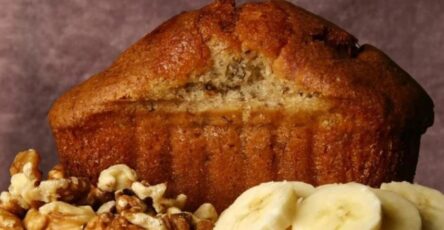 Banana bread with honey