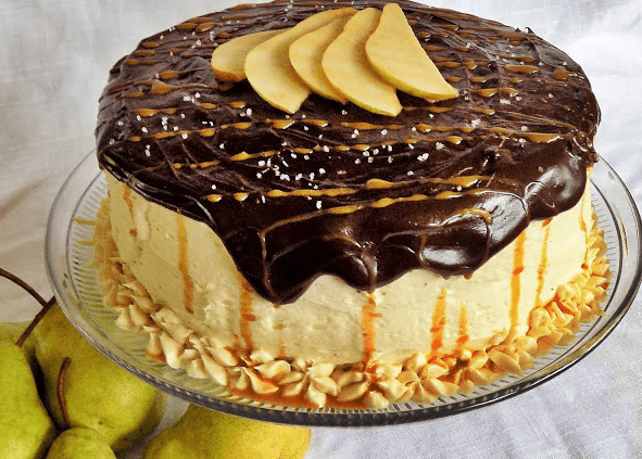 Caramel chocolate cake with pear compote filling