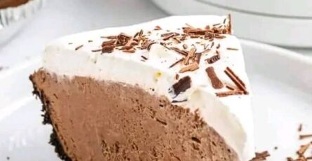 Chocolate jello pudding pie