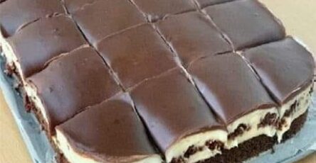 Chocolate wafers with cream