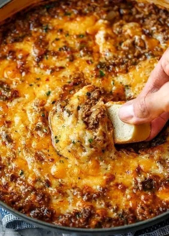 Cheesy ground beef dip