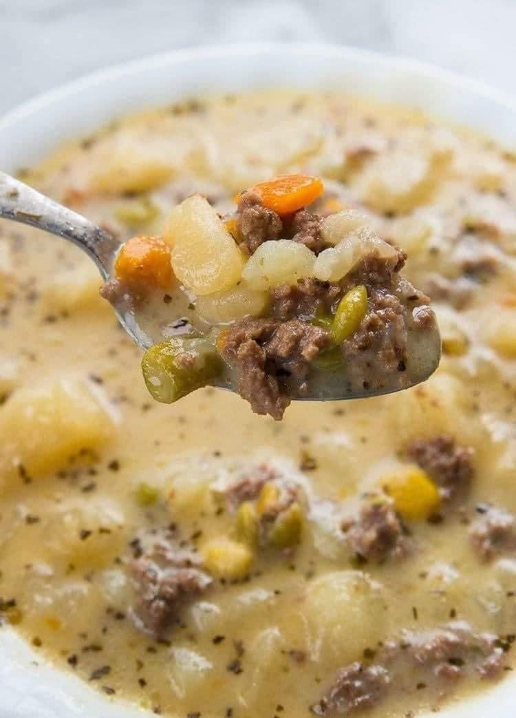 Creamy potato & hamburger soup