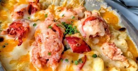 Extra creamy lobster mac and cheese