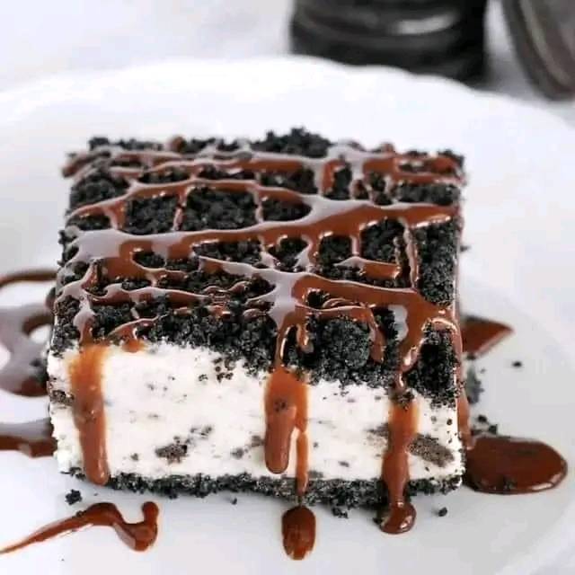 Frozen oreo ice cream dessert