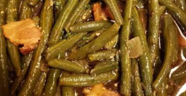 Fresh snapped green beans