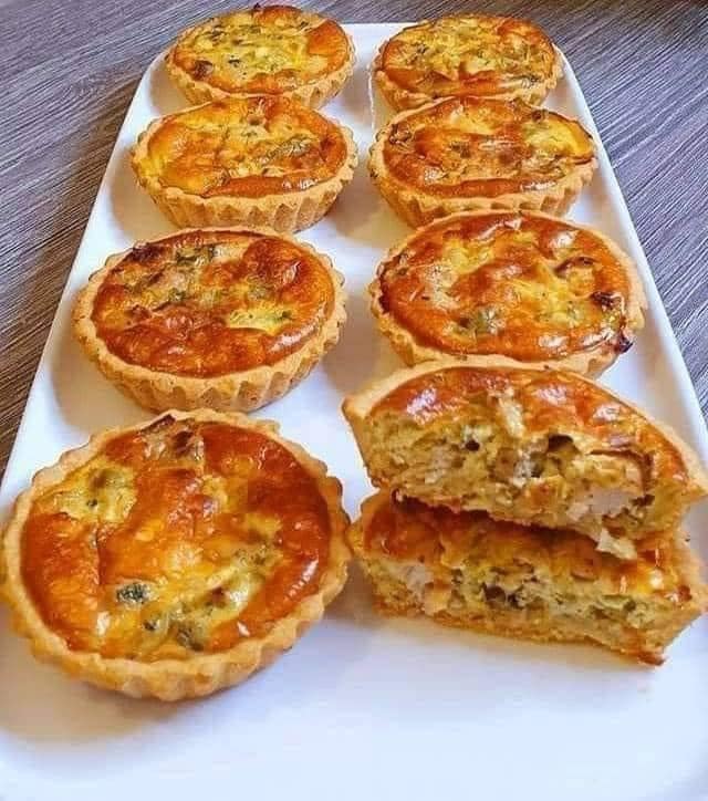 Mini chicken and mushroom quiche