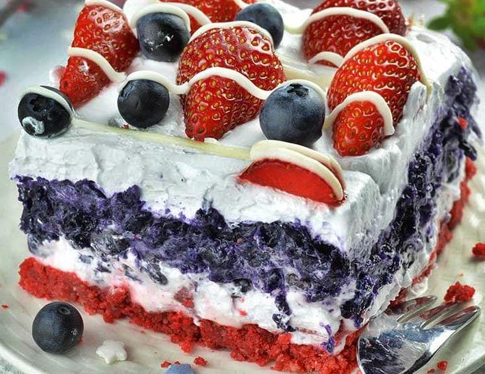 No Bake Summer Berry Lasagna
