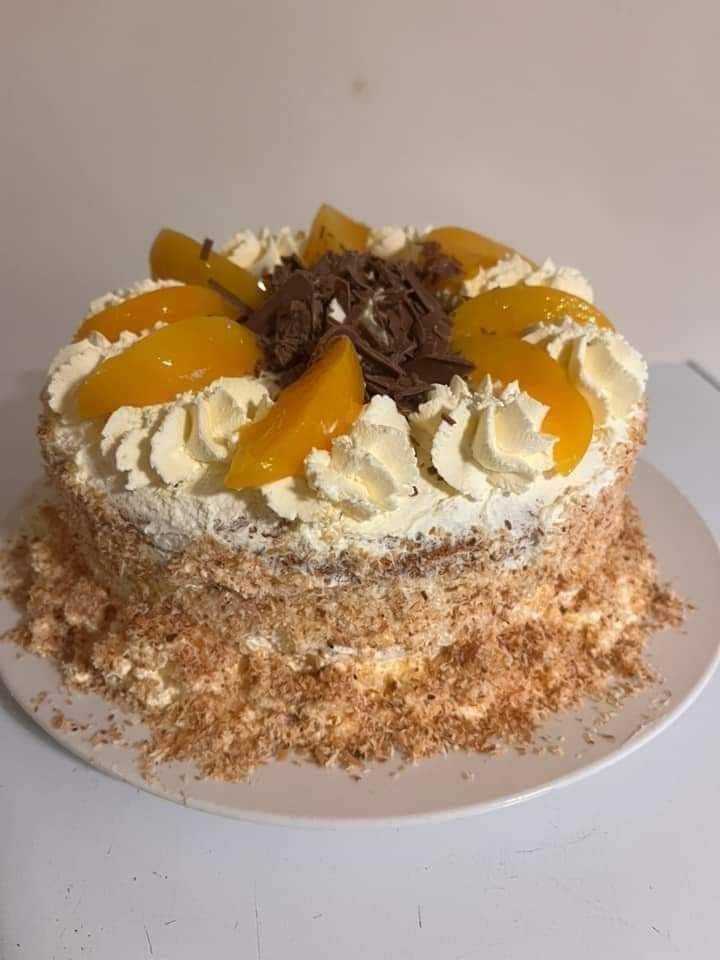 Old fashioned fresh cream cake