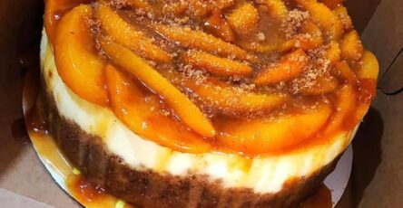 Peach cobbler cheesecake