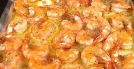 Simple lemon butter baked shrimp