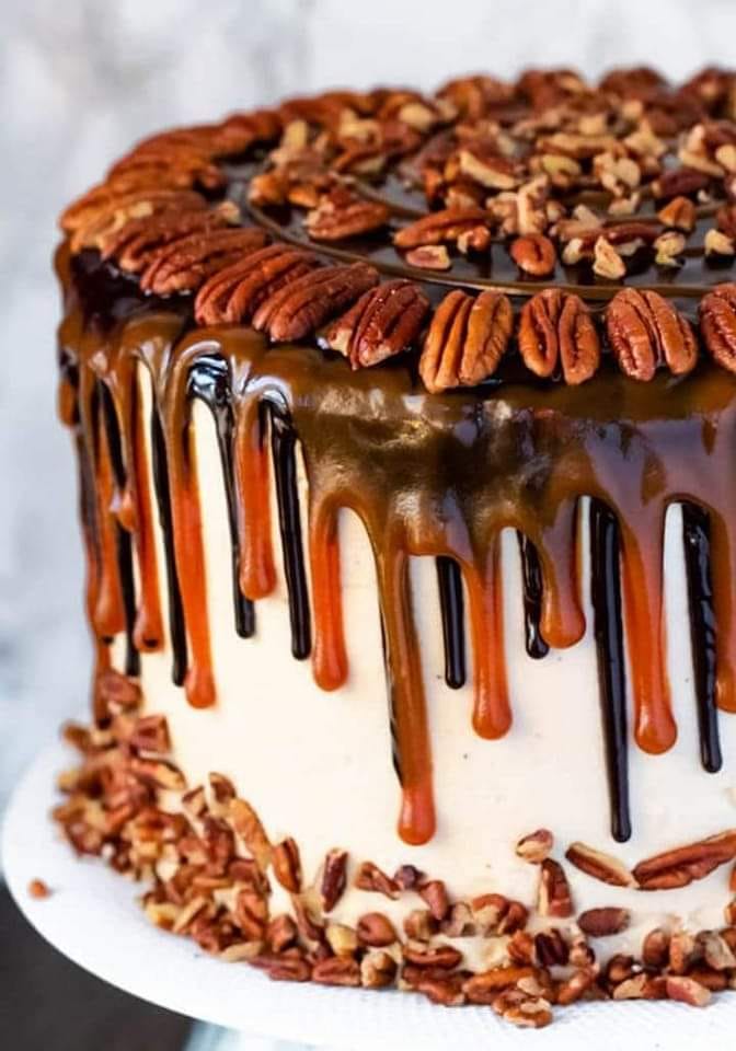 Turtle chocolate layer cake for new year !!