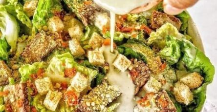 Vegan caesar salad with tempeh bacon