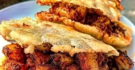 Gorditas filled with chorizo