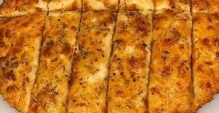Pizza mozzarella chee
