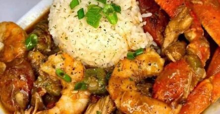 Seafood gumbo