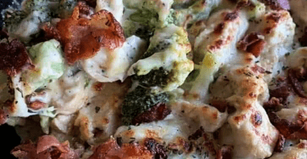 Chicken alfredo broccoli bake