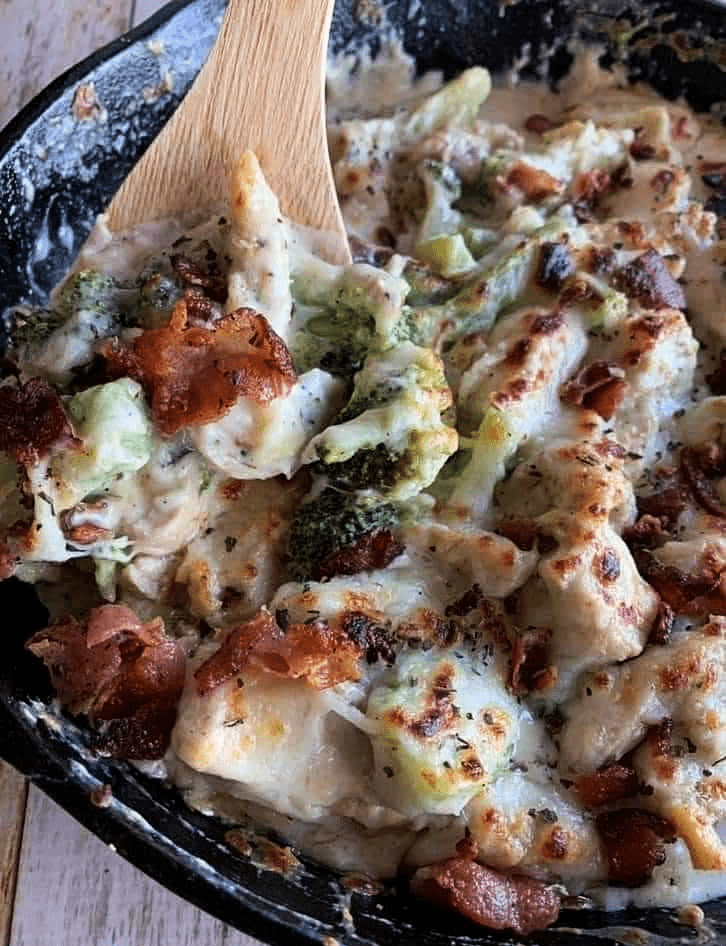 Chicken alfredo broccoli bake