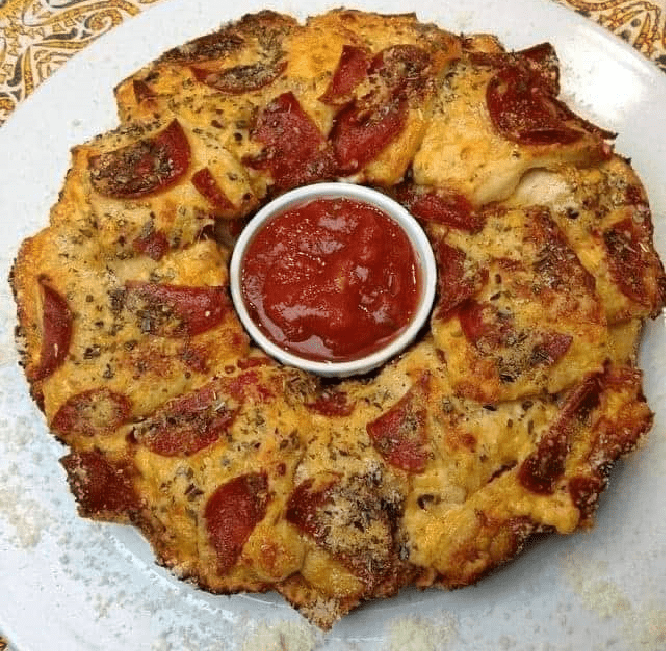 Easy meat lovers pizza pull apart bread