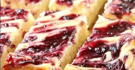 Lemon raspberry cheesecake bars