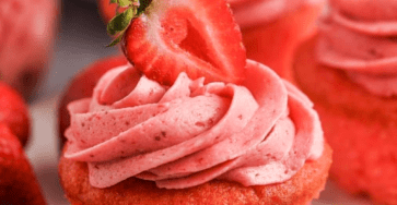 Vegan strawberry cupcakes