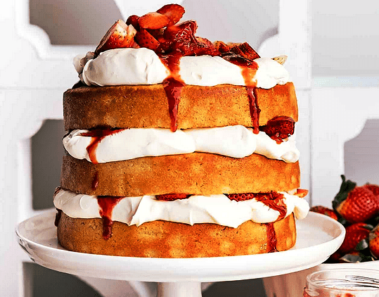 Classic strawberry cake