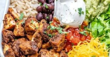 Spicy chicken burrito bowl