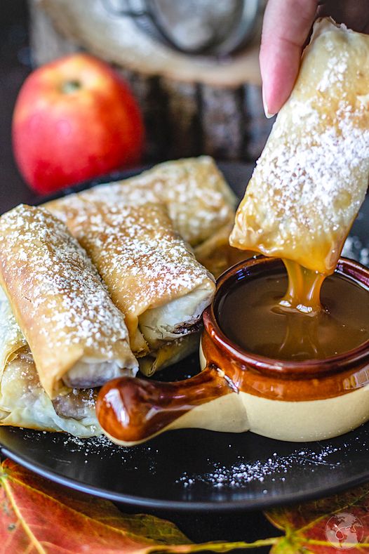 Apple Pie Rolls With Fillo